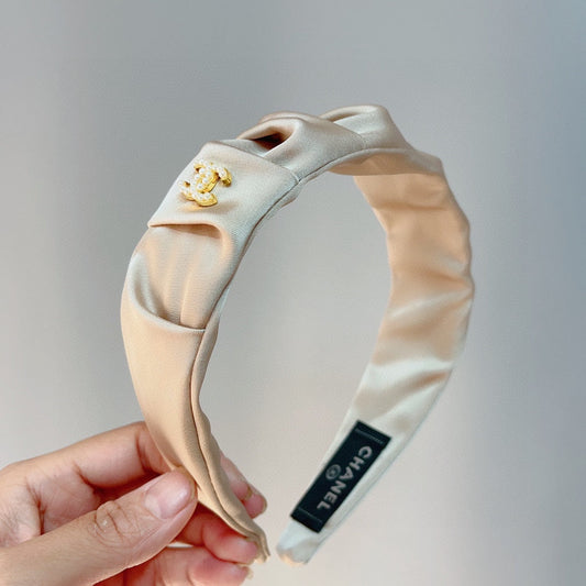 CHANEL WHITE CREAM FABRIC HAIRBAND 925660