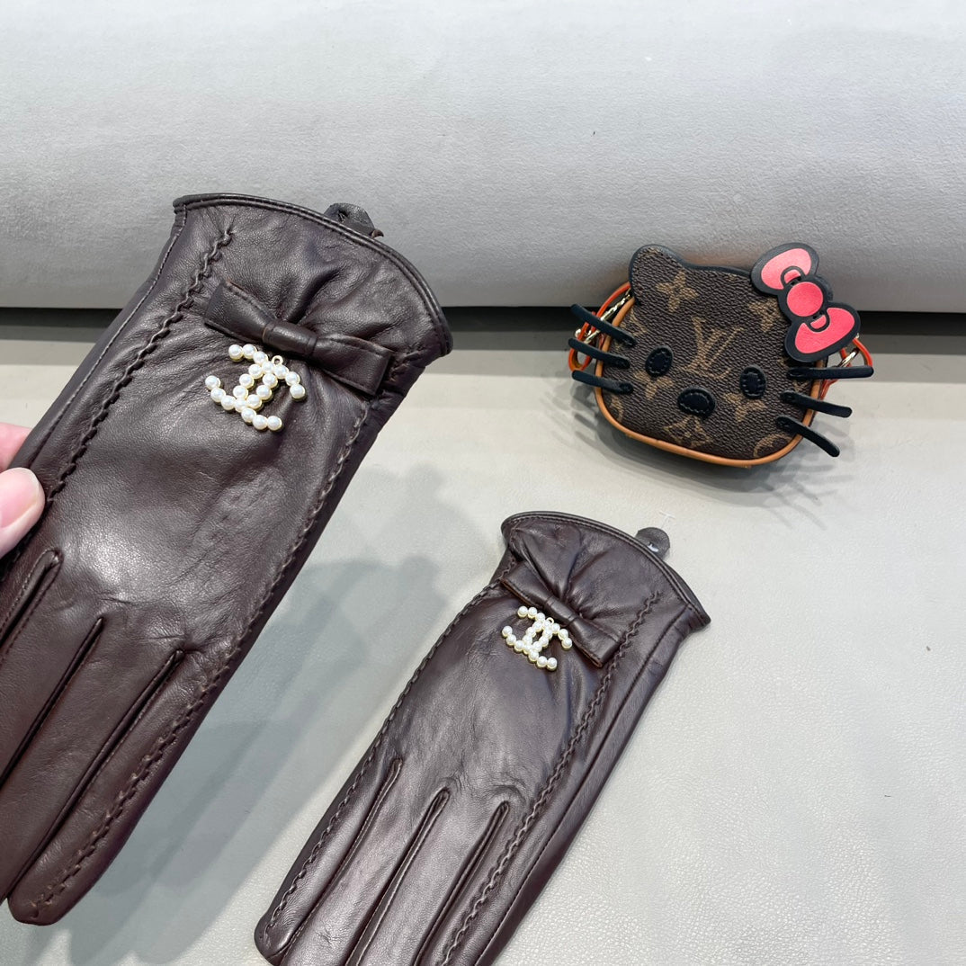 CHANEL GLOVES IN BRUNETTE BROWN LAMBSKIN 415821