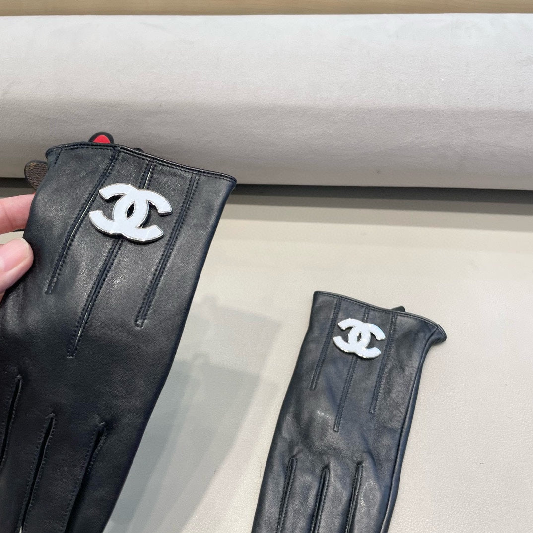 CHANEL GLOVES IN BLACK LAMBSKIN WITH WHITE LOGO 462412