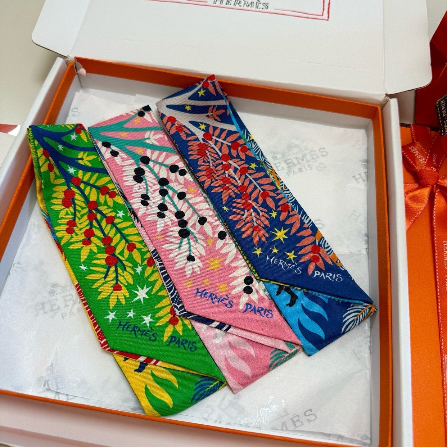 HERMES HERMES 25S SILK NECKERCHIEF 86 IN SILK 714353