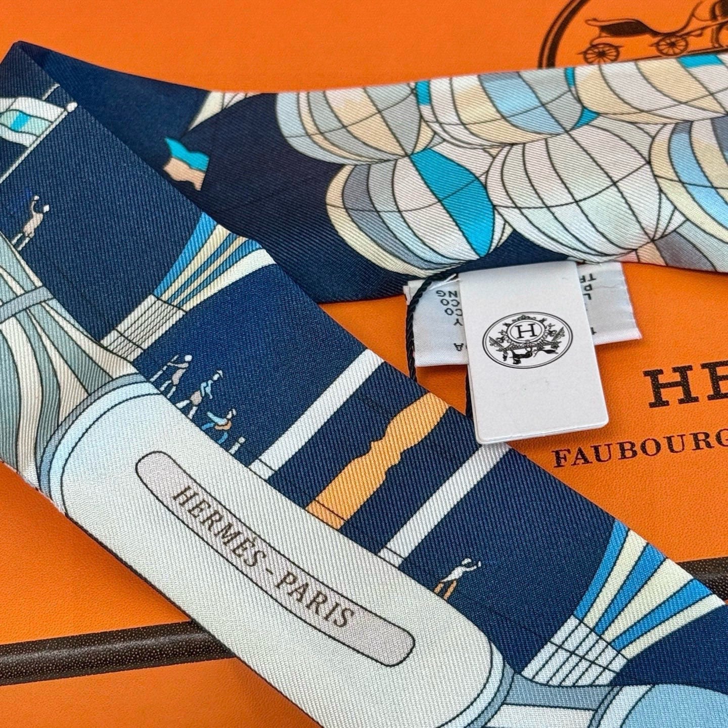 HERMES HERMES 25S NECKERCHIEF 86 IN SILK 991546