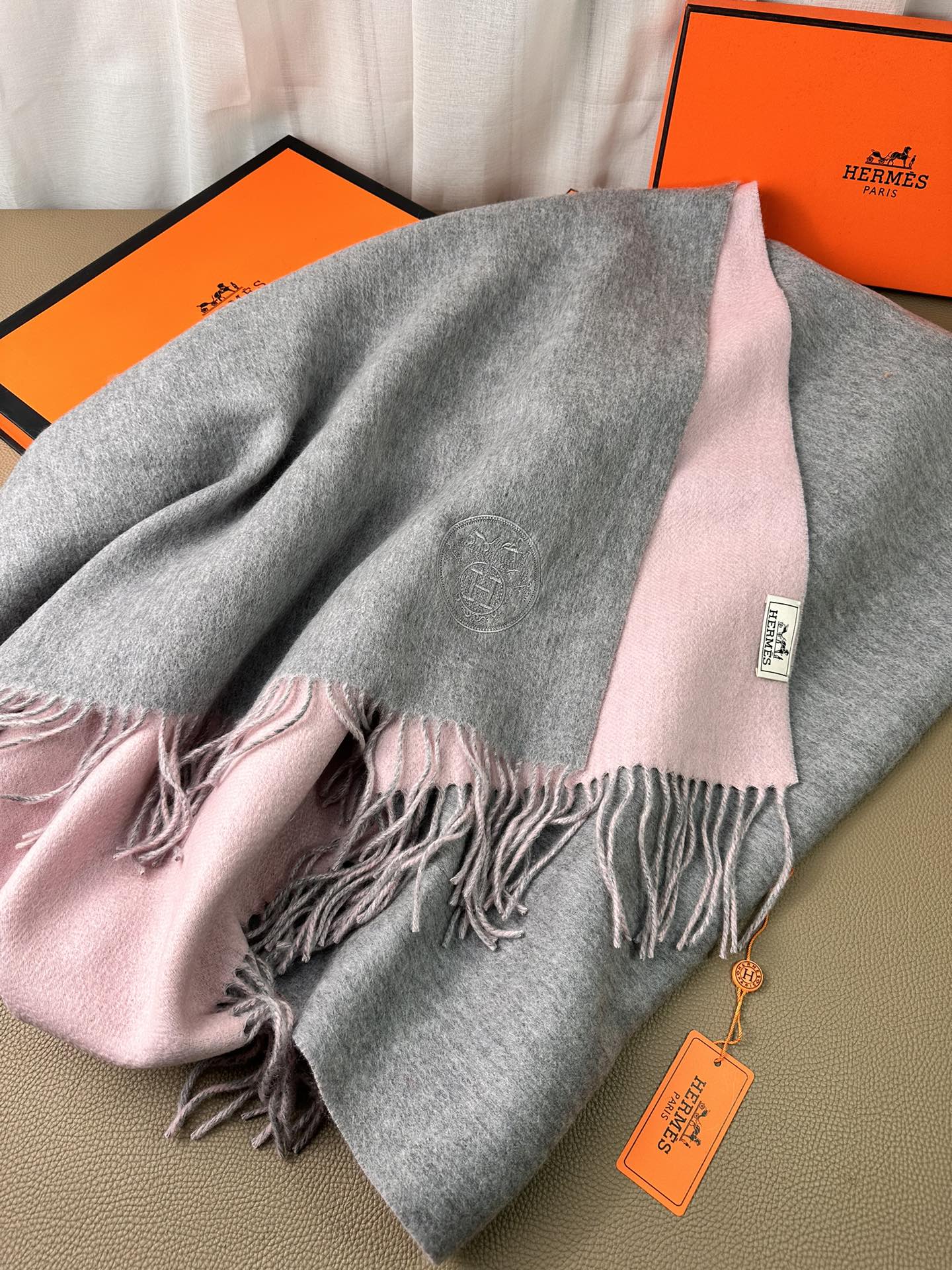 HERMES DOUBLE-FACE SCARF 200 CM IN LIGHT PINK AND GREY CASERE
