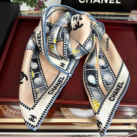 CHANEL 25S SCARF 90 IN SILK 727362