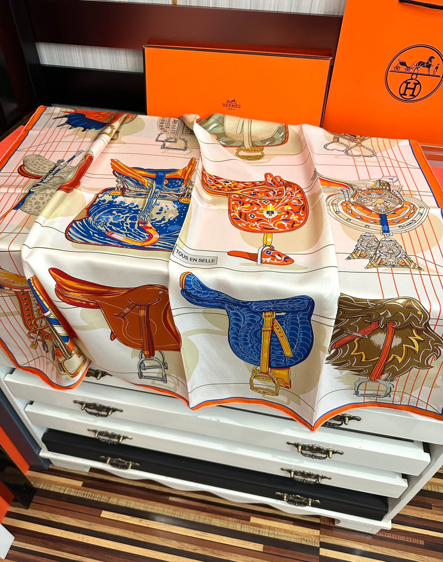HERMES HERMES 25S SCARF 90 IN SILK 002