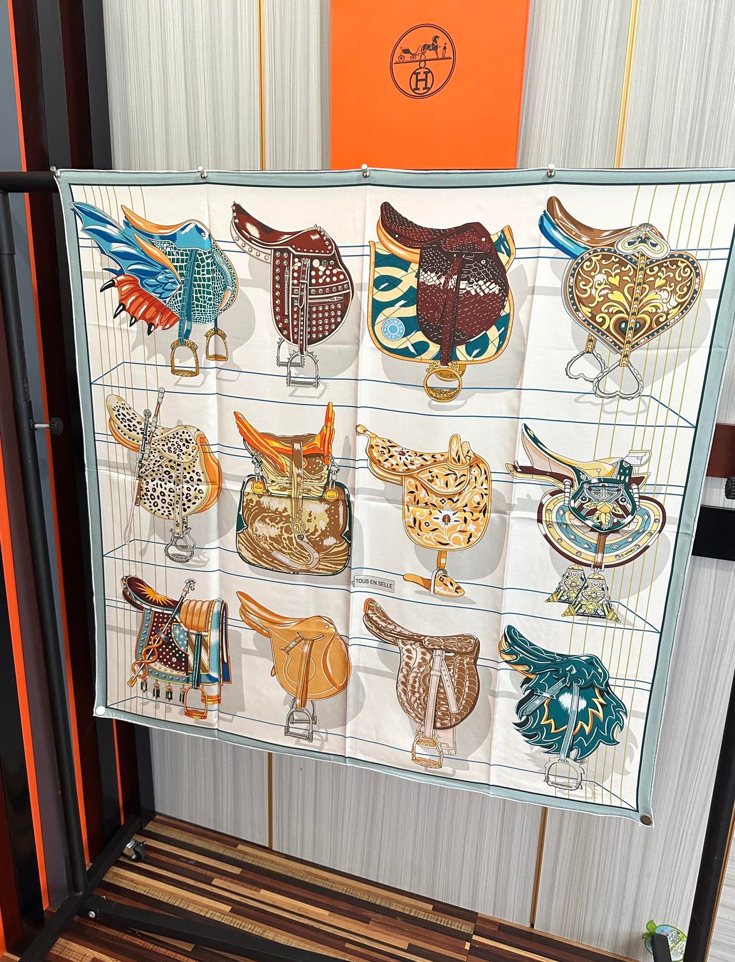 HERMES HERMES 25S SCARF 90 IN SILK 001