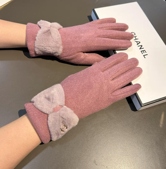 CHANEL GLOVES IN CREPE PINK WOOL WITH RABBIT FUR 456296