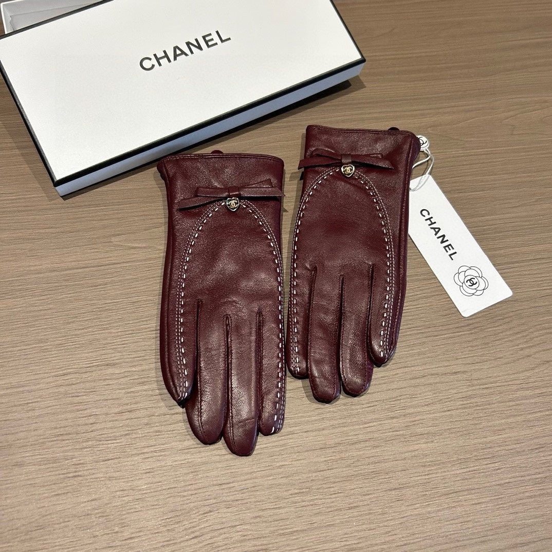 CHANEL GLOVES IN SANGRIA RED LAMBSKIN 456335