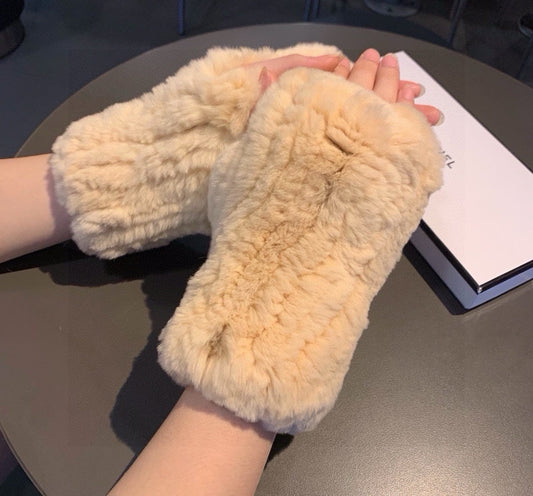 CHANEL FINGERLESS HALF GLOVES IN BEIGE CREAM RABBIT FUR 462277
