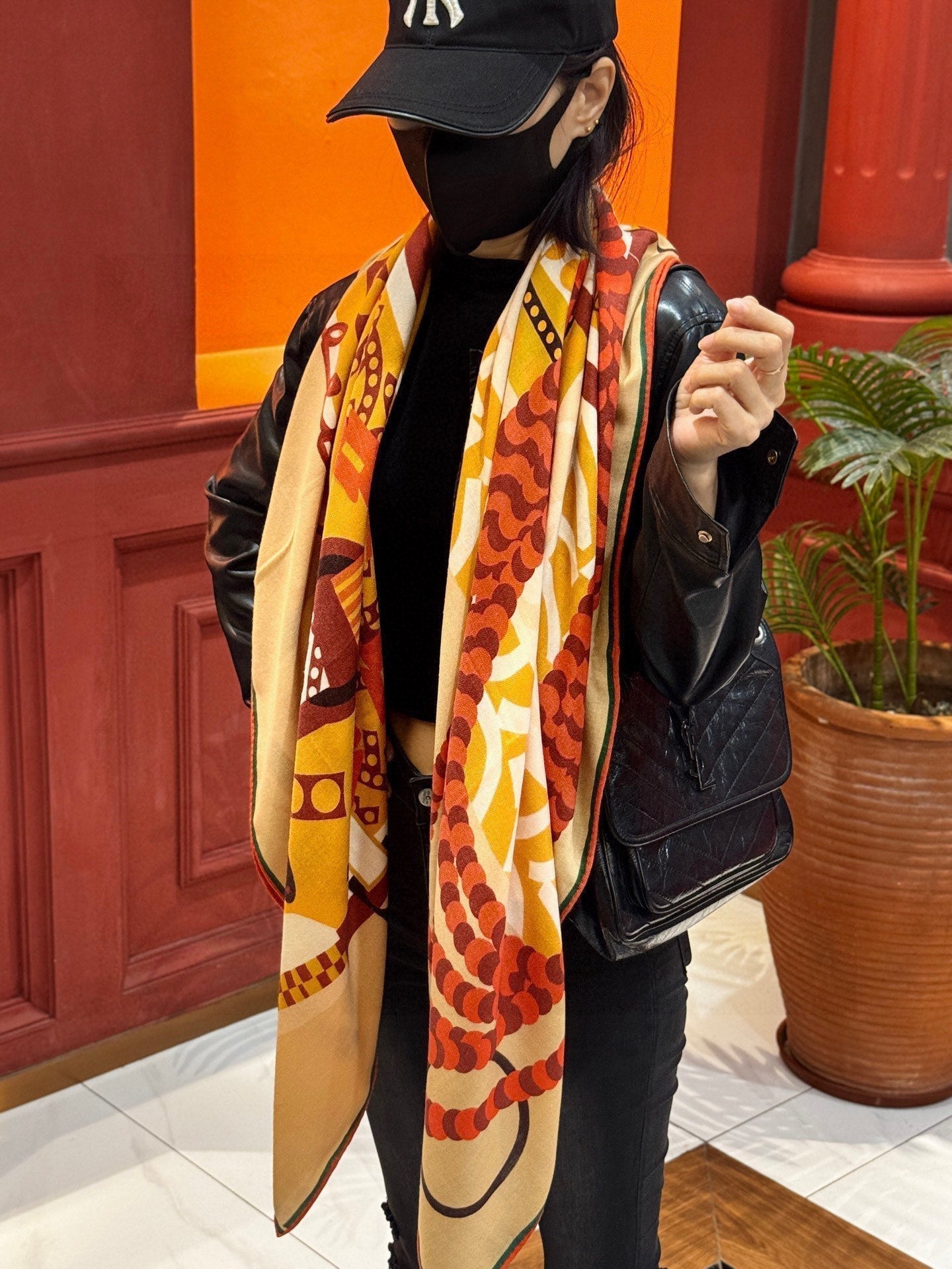 HERMES HERMES 25S SCARF 140 IN SILK 854767