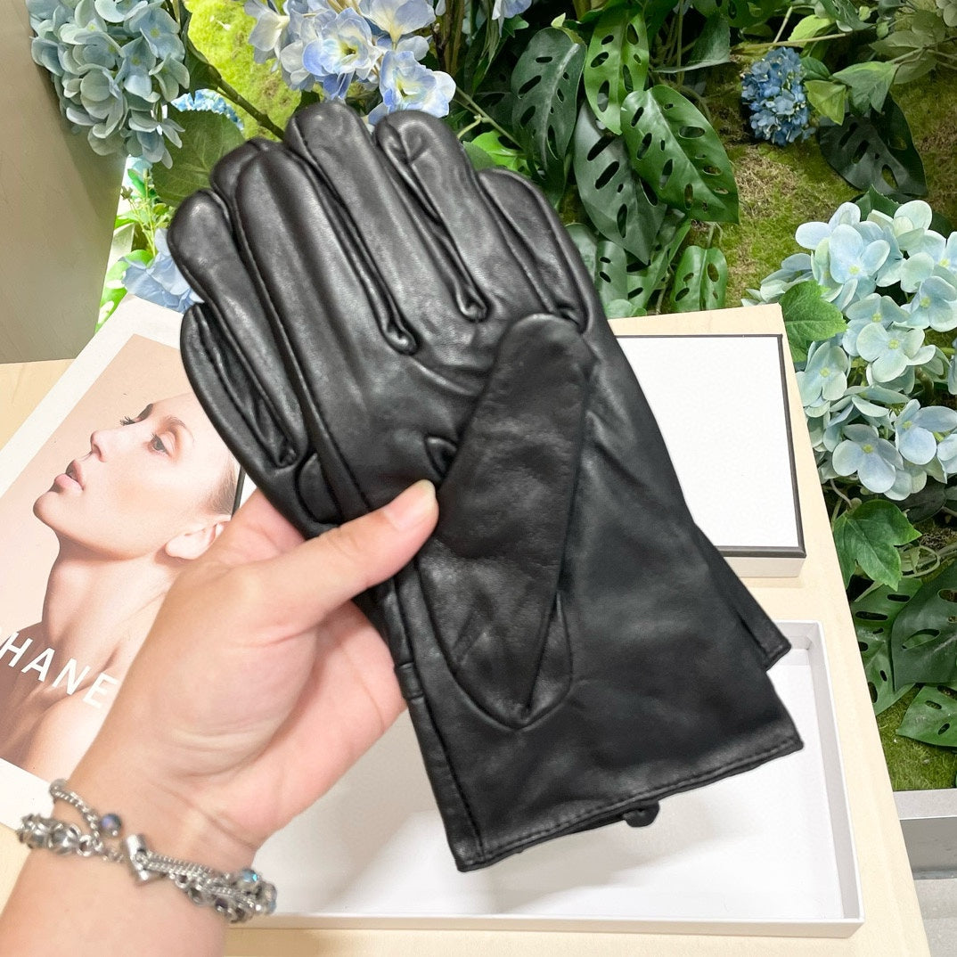 CHANEL GLOVES IN BLACK LAMBSKIN 464978