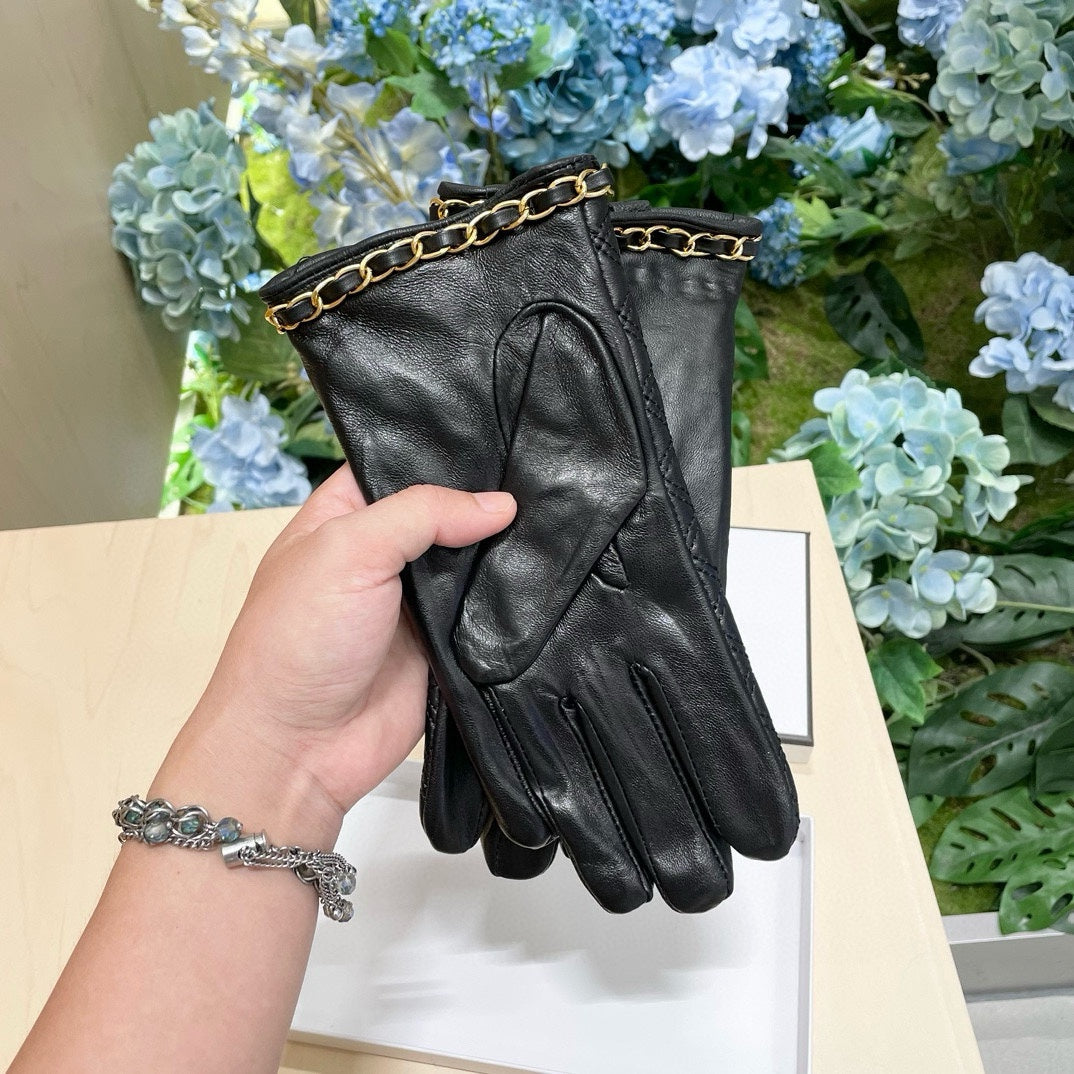 CHANEL GLOVES IN BLACK LAMBSKIN 464979